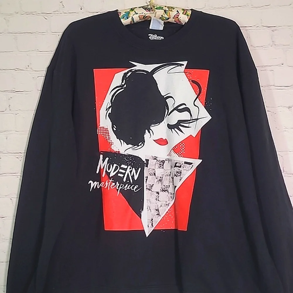 NWOT Disney Cruella Crewneck Black Red Print Ring Spun Sweater Womens Size 2XL - Picture 6 of 16